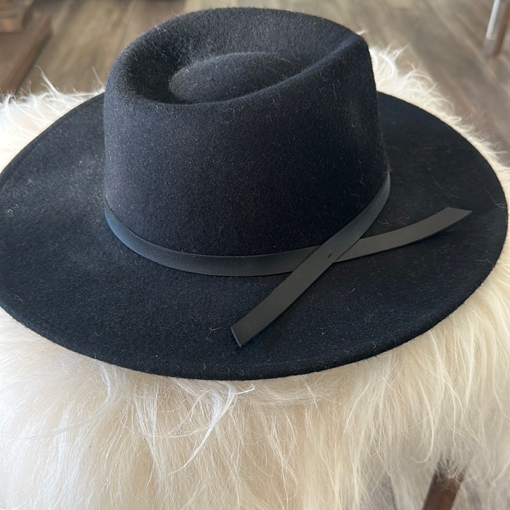 Black Hat NWOT